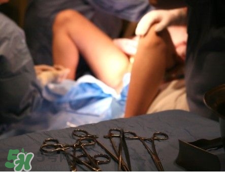 順產(chǎn)都要側(cè)切嗎？順產(chǎn)要側(cè)切會打麻藥嗎？