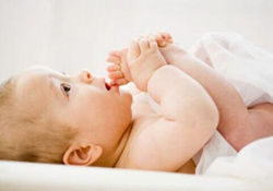 順產(chǎn)都要側(cè)切嗎？順產(chǎn)要側(cè)切會打麻藥嗎？