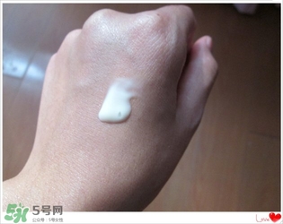 美康粉黛六勝肽回春膏怎么樣？美康粉黛六勝肽回春膏有激素嗎？