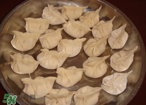 薺菜素餃子怎么做？薺菜素餡餃子怎么做好吃？