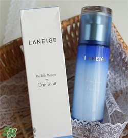 ahc水乳和蘭芝水乳哪個好？ahc水乳和蘭芝水乳哪個好用？