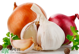 大蒜爛了一點(diǎn)還能吃嗎？大蒜爛根是怎么回事？