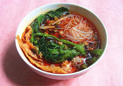 一碗螺螄粉的熱量是多少？吃螺螄粉會(huì)長(zhǎng)胖嗎？