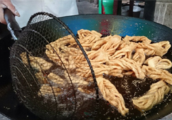 馓子中面油鹽比例多少？油炸馓子怎么和面？