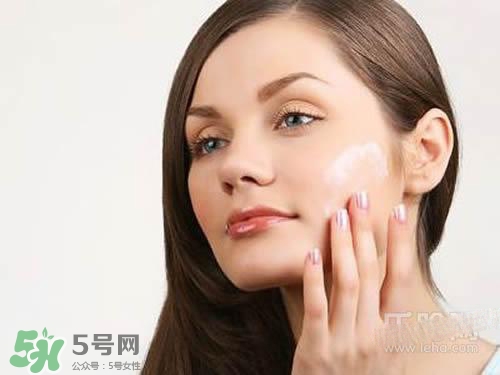 精華乳可以直接用嗎？精華乳可以單獨(dú)使用嗎？