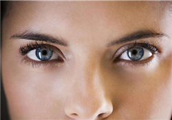 紋眼線暈染了怎么辦？紋眼線暈色了可以洗掉嗎？