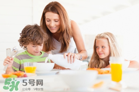 水痘期間不能吃什么？得水痘不能吃什么食物？