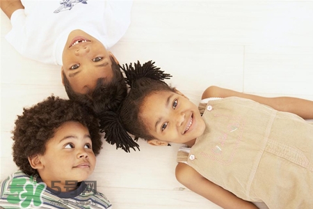 水痘會發(fā)燒嗎？小孩出水痘發(fā)燒怎么辦？