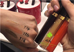 香奈兒水晶糖光唇釉多少錢(qián)?香奈兒水晶糖光唇釉價(jià)格