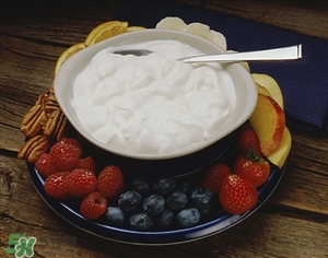 老酸奶和酸奶的區(qū)別 老酸奶和酸奶哪個好 老酸奶和酸奶的區(qū)別 老酸奶和酸奶哪個好