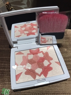 迪奧2017櫻花花瓣腮紅多少錢(qián)？2017dior櫻花腮紅專柜價(jià)格