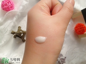 嬌蘭帝皇蜂姿眼霜怎么用？嬌蘭帝皇蜂姿眼霜使用方法