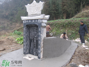 2017年清明節(jié)立碑好嗎？2017年清明節(jié)能立碑嗎？