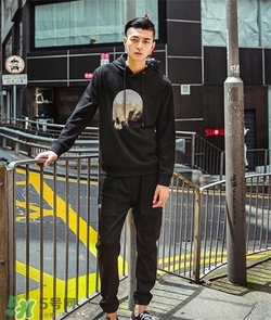 男士衛(wèi)衣配什么褲子？男士衛(wèi)衣搭配什么褲子好看？