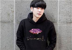 男士衛(wèi)衣配什么褲子？男士衛(wèi)衣搭配什么褲子好看？