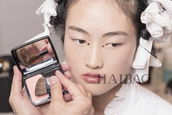 迪奧星星眼妝容怎么化？迪奧星星眼妝容畫法