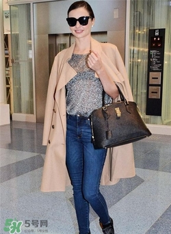 風(fēng)衣適合什么季節(jié)穿？風(fēng)衣適合什么溫度穿？