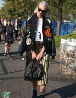 百褶裙搭配什么外套？百褶裙搭配什么外套好看？