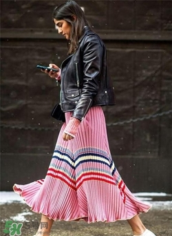 百褶裙搭配什么外套？百褶裙搭配什么外套好看？