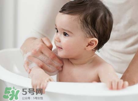 得了猩紅熱可以洗澡嗎?感染猩紅熱能洗澡嗎? 得了猩紅熱可以洗澡嗎?感染猩紅熱能洗澡嗎?