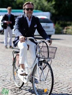 條紋西裝怎么搭配？條紋西服怎么搭配好看？