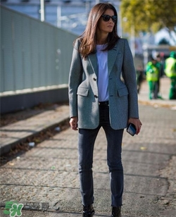 灰色西裝怎么搭配？灰色西服怎么搭配好看？