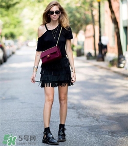 春天穿流蘇裙怎么搭配？春天流蘇裙怎么搭配好看？