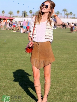 春天穿流蘇裙怎么搭配？春天流蘇裙怎么搭配好看？