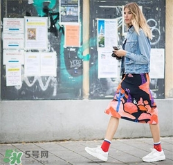 春天牛仔外套怎么搭配？春天牛仔外套怎么搭配好看？