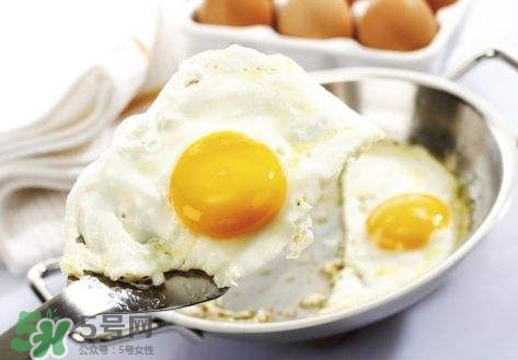 長(zhǎng)水痘可以吃雞蛋嗎?得水痘能吃雞蛋嗎? 長(zhǎng)水痘可以吃雞蛋嗎?得水痘能吃雞蛋嗎?