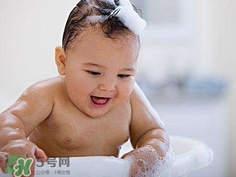 長(zhǎng)水痘可以洗頭嗎?得了水痘能洗頭嗎? 長(zhǎng)水痘可以洗頭嗎?得了水痘能洗頭嗎?