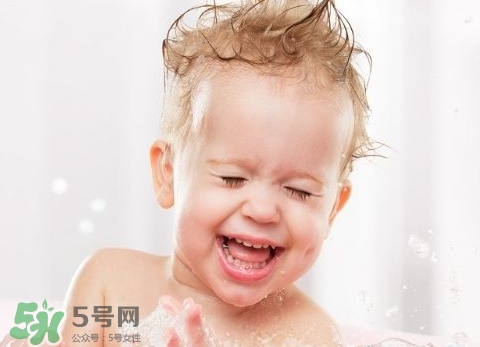 長(zhǎng)水痘可以洗頭嗎?得了水痘能洗頭嗎? 長(zhǎng)水痘可以洗頭嗎?得了水痘能洗頭嗎?