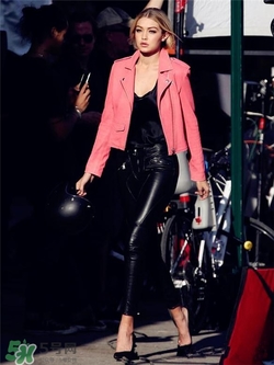 粉色衣服怎么搭配？粉色衣服怎么搭配好看？