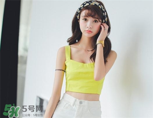 熒光色衣服怎么搭配？熒光色衣服怎么搭配好看？