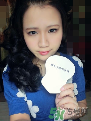 植村秀小燈泡584和784哪個白？植村秀小燈泡584和784對比