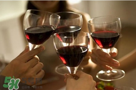 風(fēng)濕可以喝酒嗎？類風(fēng)濕能喝白酒嗎？