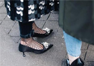 漁網(wǎng)襪搭配什么鞋子？漁網(wǎng)襪配什么鞋子好看？