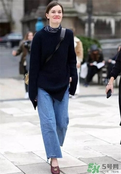 奶奶鞋搭配什么衣服？奶奶鞋搭配什么衣服好看？