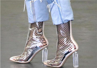 粗跟鞋怎么搭配？粗跟鞋配什么褲子好看？