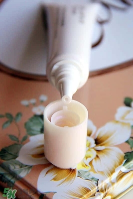 植村秀眼線筆怎么轉(zhuǎn)？植村秀如膠似漆眼線筆轉(zhuǎn)不出來