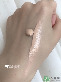 植村秀小燈泡584和784哪個白？植村秀小燈泡584和784對比