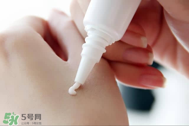 植村秀眼線筆怎么轉(zhuǎn)？植村秀如膠似漆眼線筆轉(zhuǎn)不出來