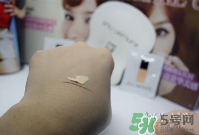 植村秀小燈泡584和784哪個白？植村秀小燈泡584和784對比