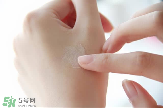 植村秀眼線筆怎么轉(zhuǎn)？植村秀如膠似漆眼線筆轉(zhuǎn)不出來