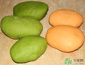 菠菜汁和面怎樣做更綠？怎么樣菠菜汁和面更綠？