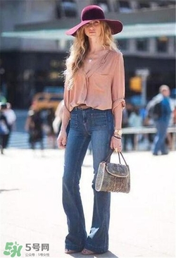 喇叭褲配什么上衣？喇叭褲搭配什么上衣好看？