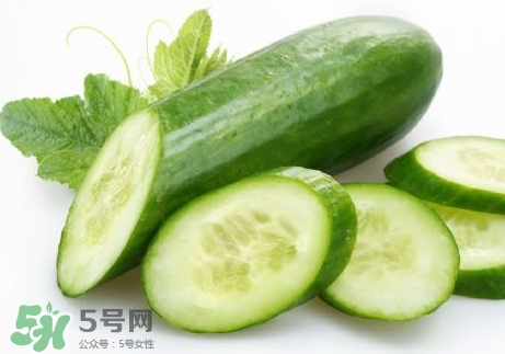 皮膚曬傷后可以用黃瓜敷嗎?皮膚曬傷后用黃瓜敷有用嗎? 皮膚曬傷后可以用黃瓜敷嗎?皮膚曬傷后用黃瓜敷有用嗎?