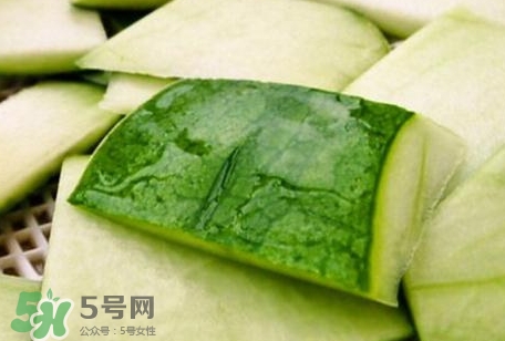 曬傷了用西瓜皮擦有用嗎?曬傷了用西瓜皮抹管用嗎? 曬傷了用西瓜皮擦有用嗎?曬傷了用西瓜皮抹管用嗎?