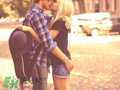 精子是什么味道？吞精會得艾滋嗎