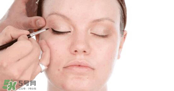 不脫妝眼線(xiàn)怎么畫(huà) 不脫妝眼線(xiàn)畫(huà)法